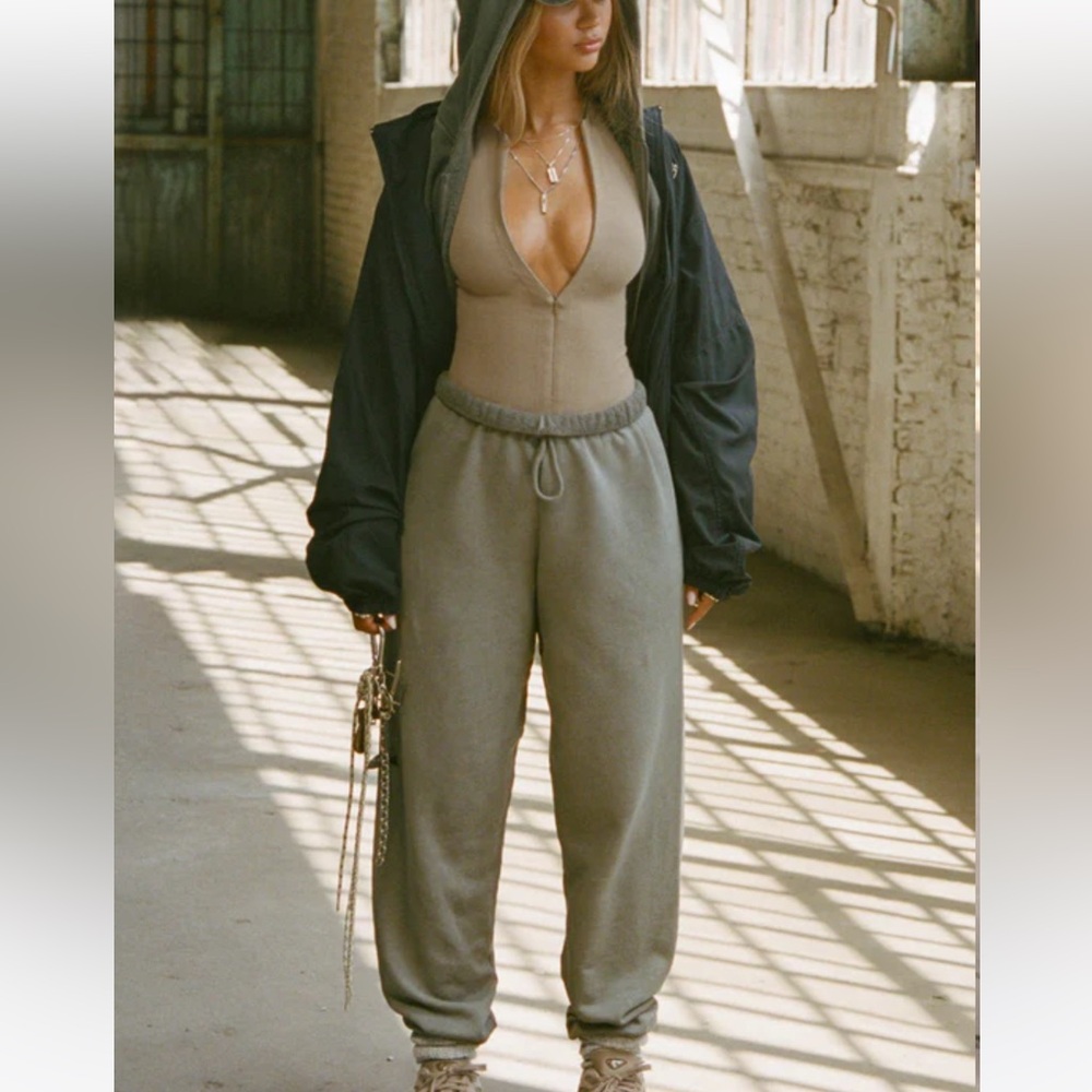 Joah brown Oversized jogger in Vetiver French terry